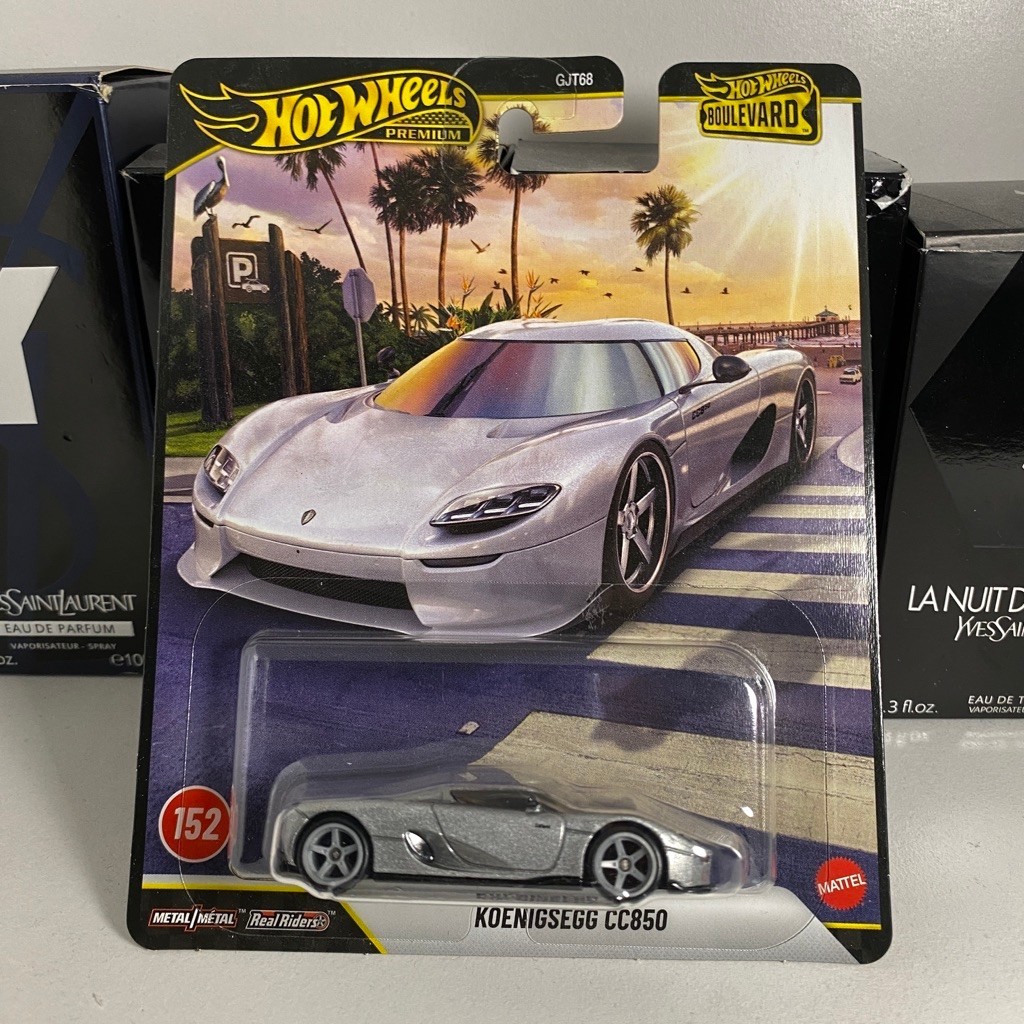 Hotwheels premium boulevard koenigsegg CC850
