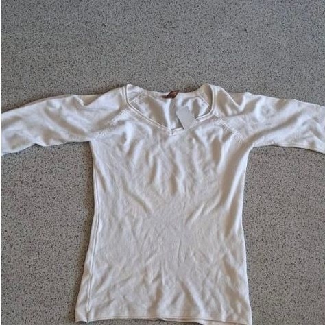 slim fit long sleeve soda girl