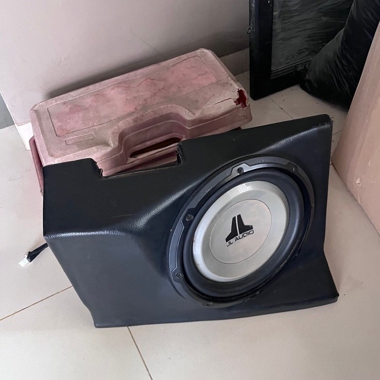 subwofer jl audio 10 inch