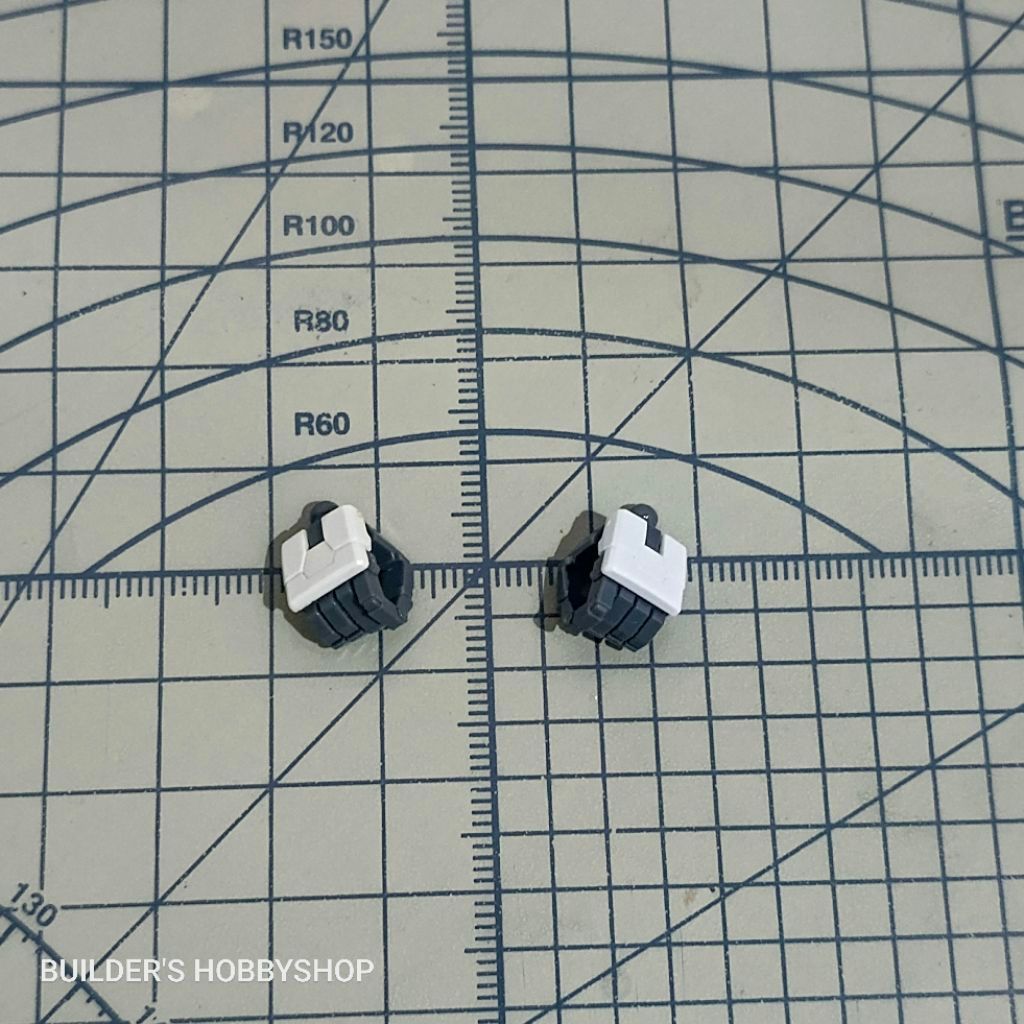BANDAI RG 1/144 REAL GRADE GUNPLA GUNDAM OO 00 XN RAISER SEVEN SWORD/G PART PARTS HOLDING HANDS
