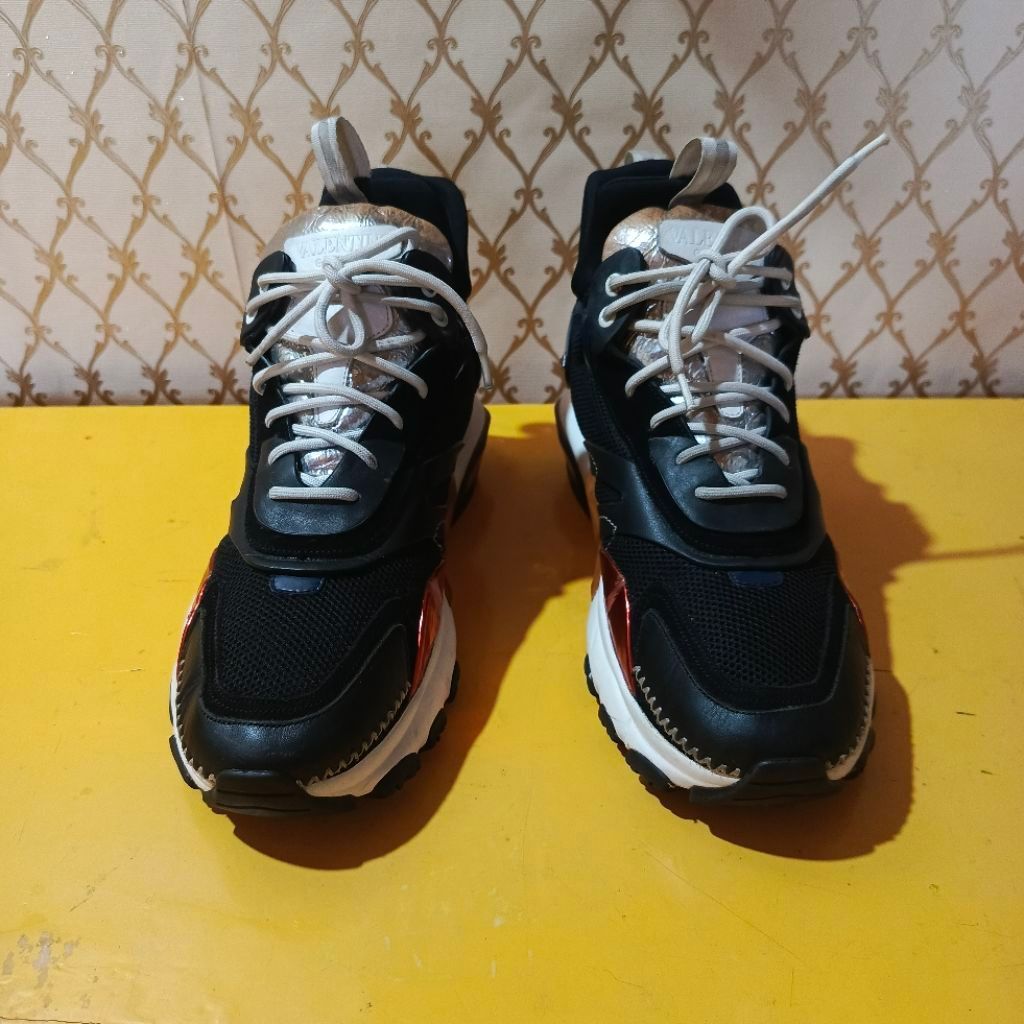 Valentino Garavani Bounce Mid | Second Original | Size 42/27cm