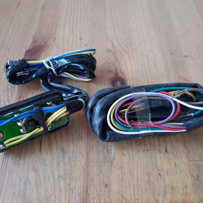 Saklar set Saklar Sein Sen Saklar Lampu Vespa PX150 PX 79-83 PX 2pcs
