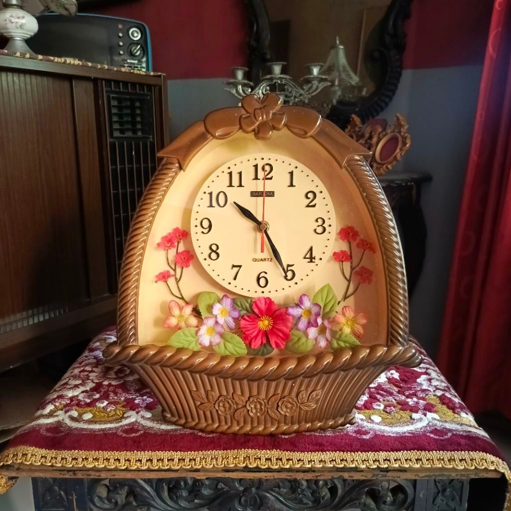 Jam dinding jadul antik vintage Merk Sakana lawas kuno