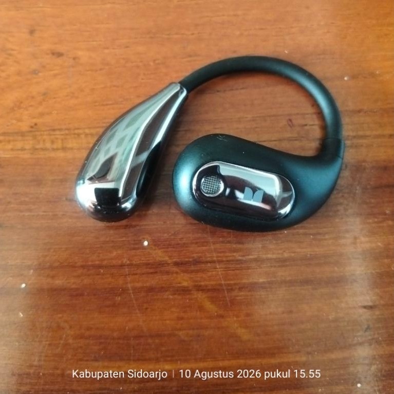 Monster Open Ear AC210 (MH22181) berwarna hitam open-ear hanya sebelah kanan (R)saja , bekas second 