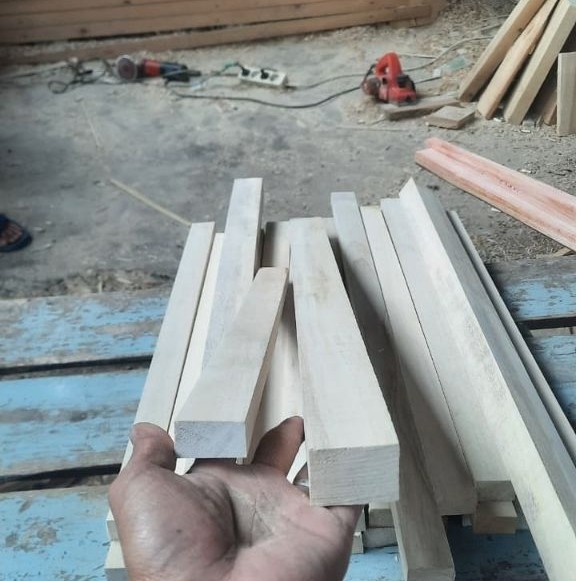Kayu Kaso Reng 3x4 finishing serut halus