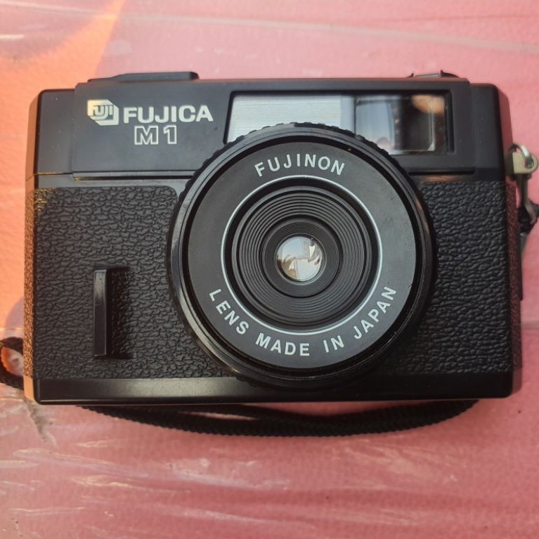 kamera analog Fujica M1
