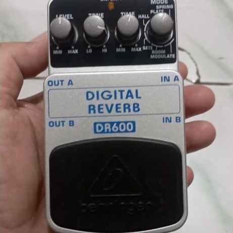 Efek Gitar Behringer Digital Reverb