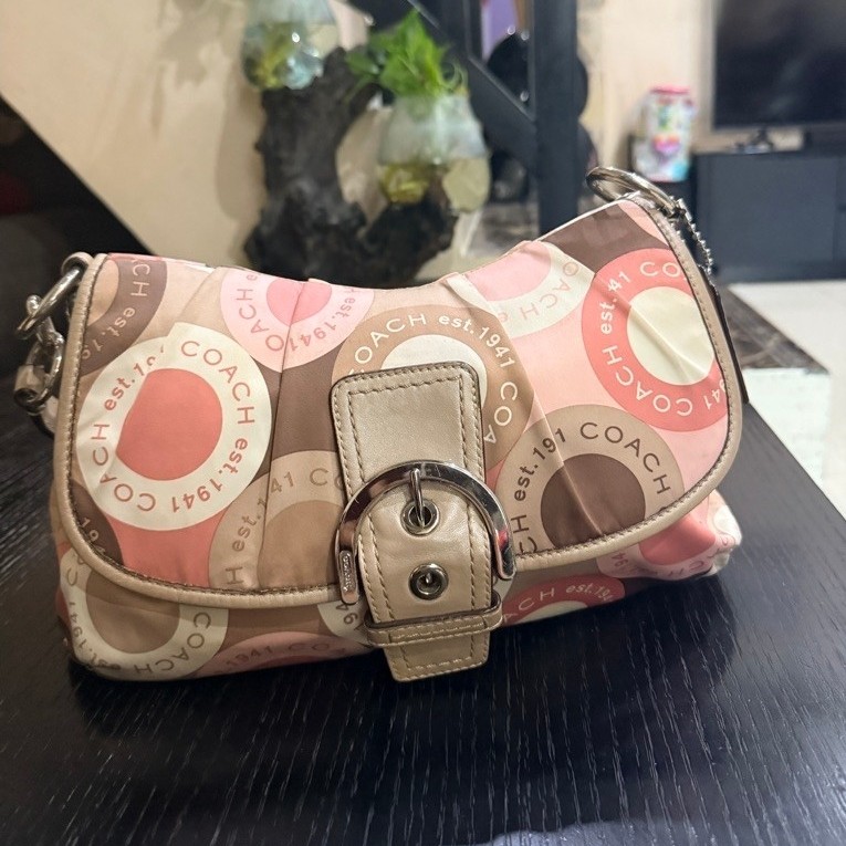 Tas Selempang Wanita Motif COACH est.1941 Warna Pink Coklat Model Flap dengan Strap