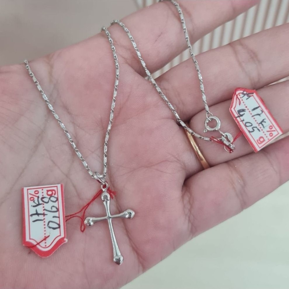 Liontin emas 75 salib putih