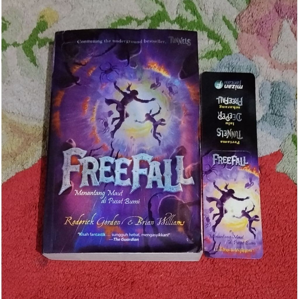 Novel Roderick Gordon & Brian Williams Tunnels series "Freefall" 100%ORI preloved koleksi pribadi