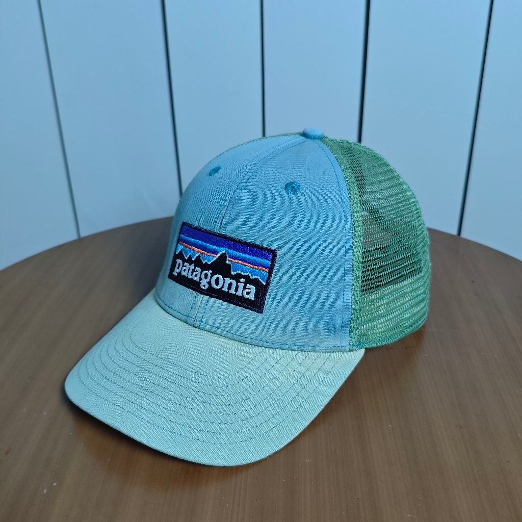 Topi Patagonia Trucker Retro Outdoor Y2K Style