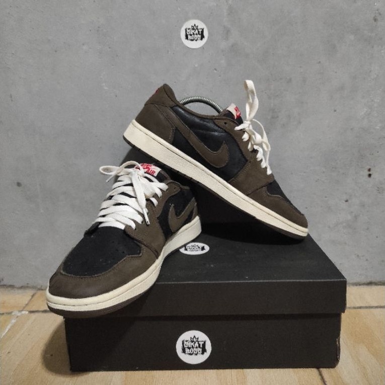 Air Jordan low Travis