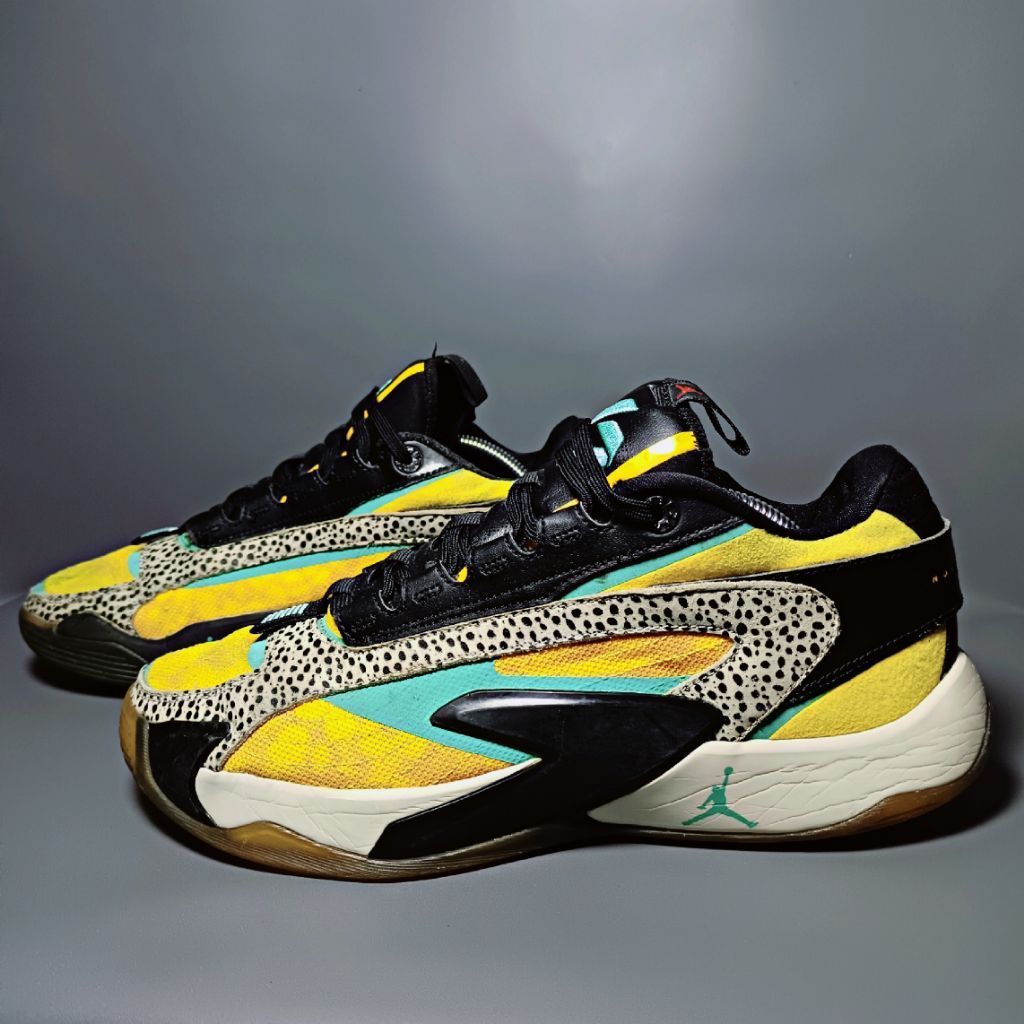 sepatu basket /voli second jrdan luka . size 44,5 insol 28,5 cm