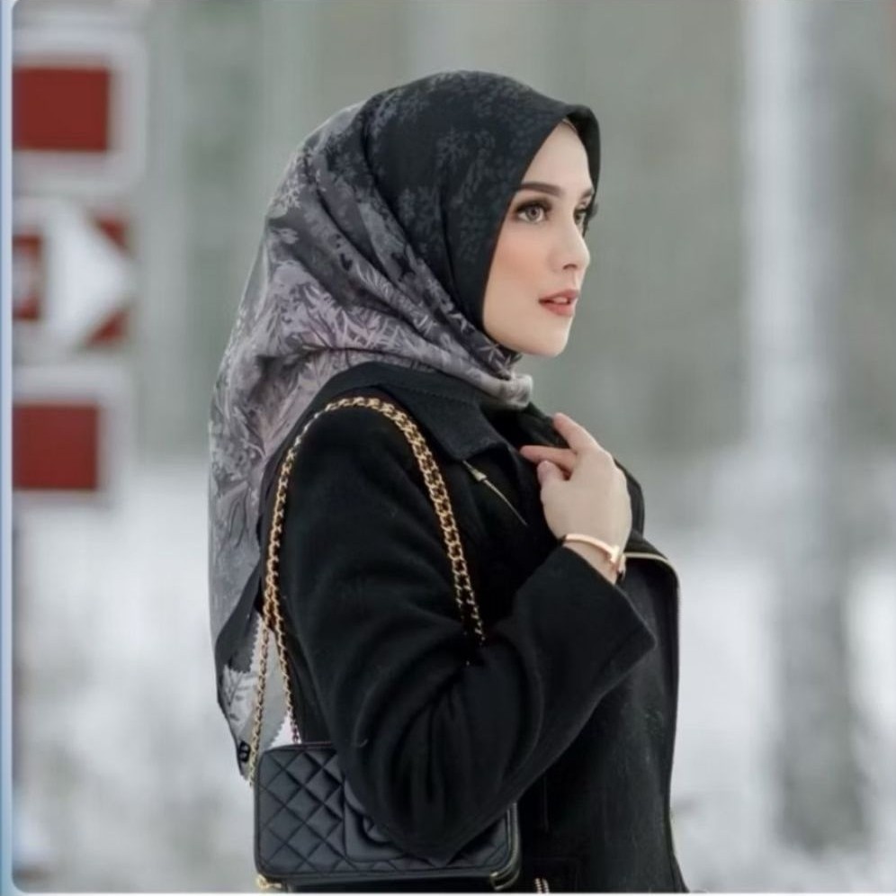 NEW Frozen Black Buttonscarves AS IS WHS