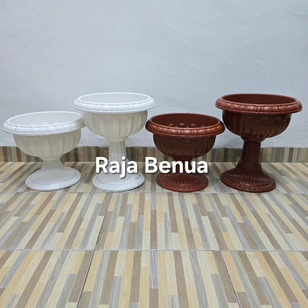 Pot Piala Pot Bunga Kaki Pendek Tinggi Phylia Coklat & Putih