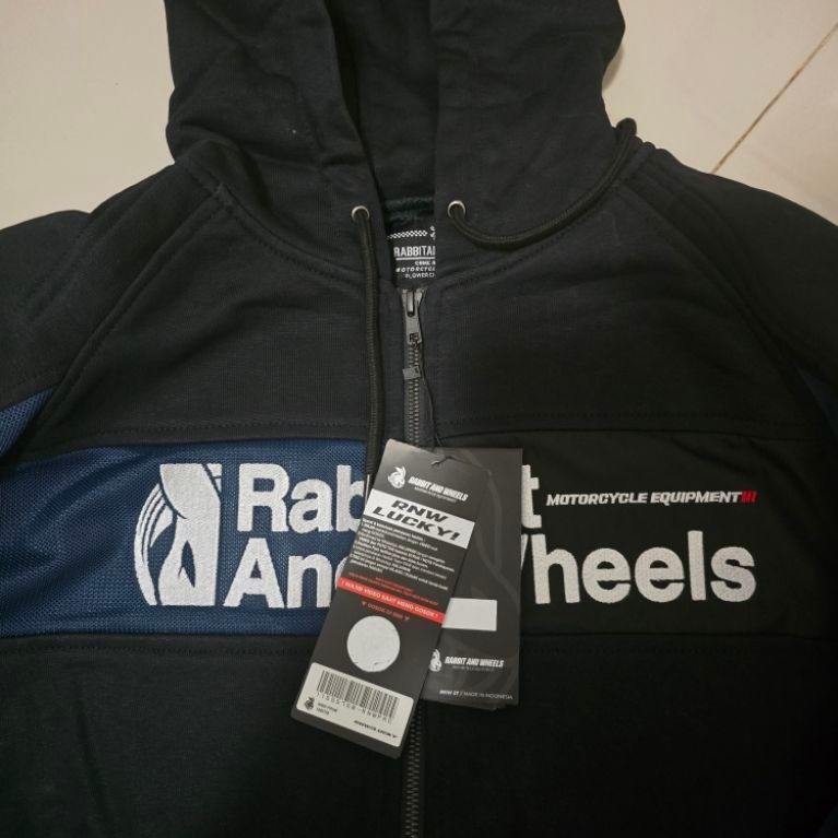 Rabbit and Wheels Hoodie Zoomer  XXL