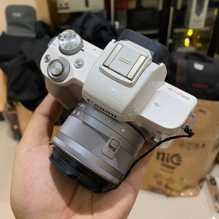 CANON EOS M50 KISS M PUTIH KAMERA MIRRORLESS
