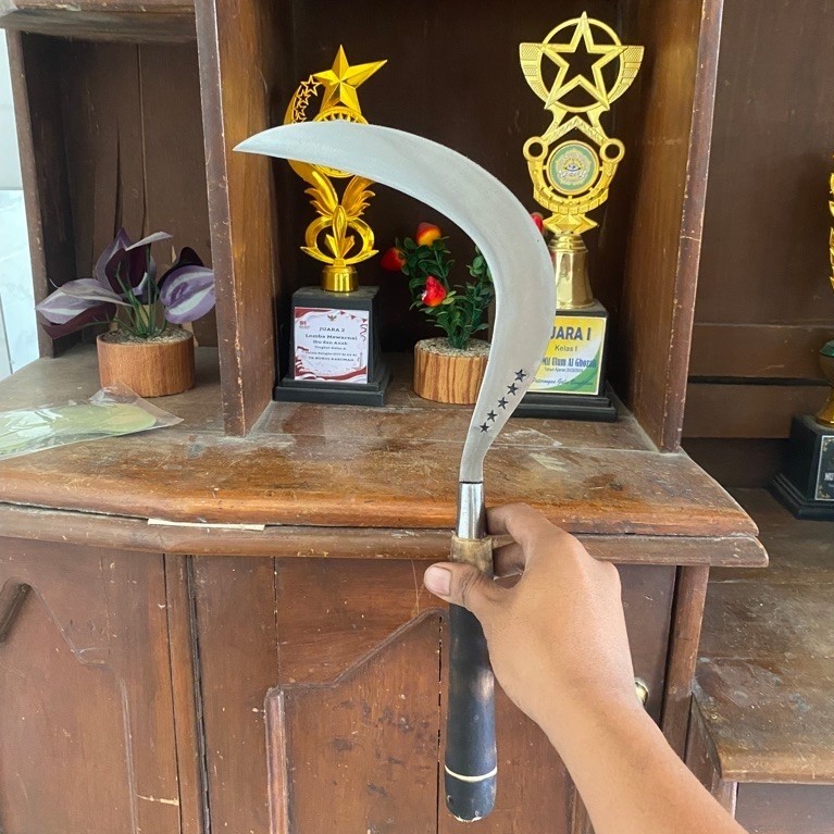 SABIT RUMPUT KHAS MADURA