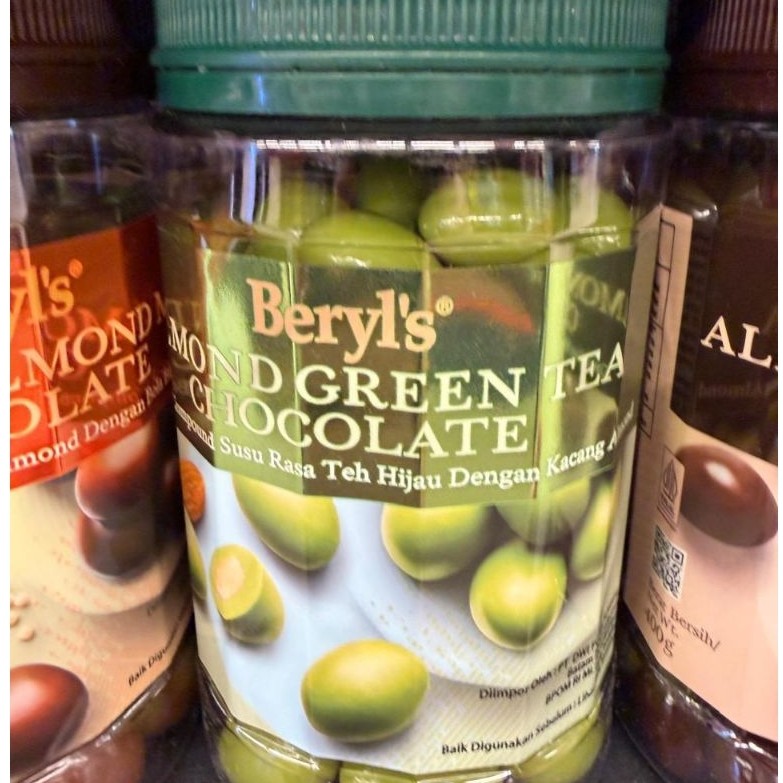 BERYLS ASSORTED MILK CHOCOLATE. BERYLS CRUNCHY ALMOND MILK CHOCOLATE. BERYLS CRUNCHY ALMOND CHOCOLAT