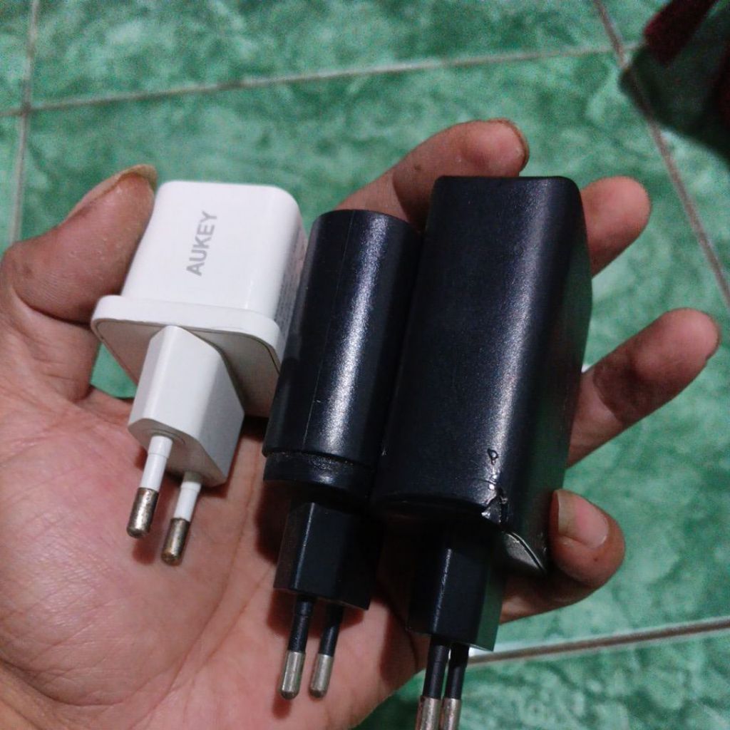 charger aukey original minus