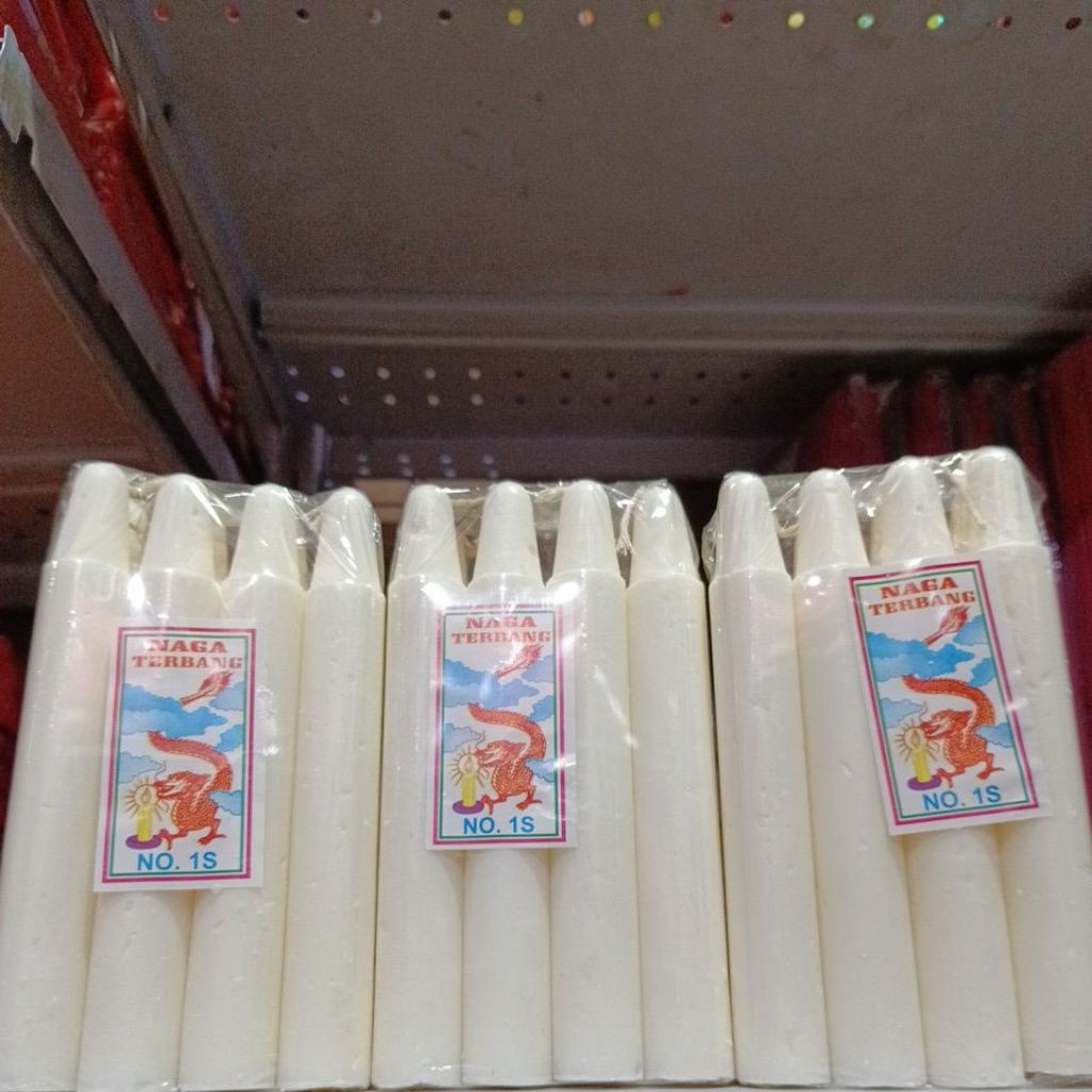lilin Putih Naga Terbang 1S (isi 8 Batang)