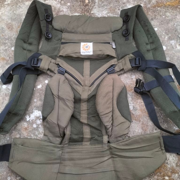 GENDONGAN BAYI ERGO BABY OMNI 360 OLIVE