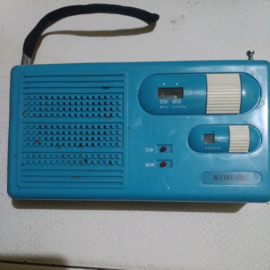 radio internasional (bahan-display)