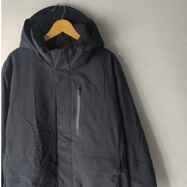 Jaket Outdoor Tebal UNIQLO HYBRID DOWN JAKET Waterproof Gorpcore Size M Original Second