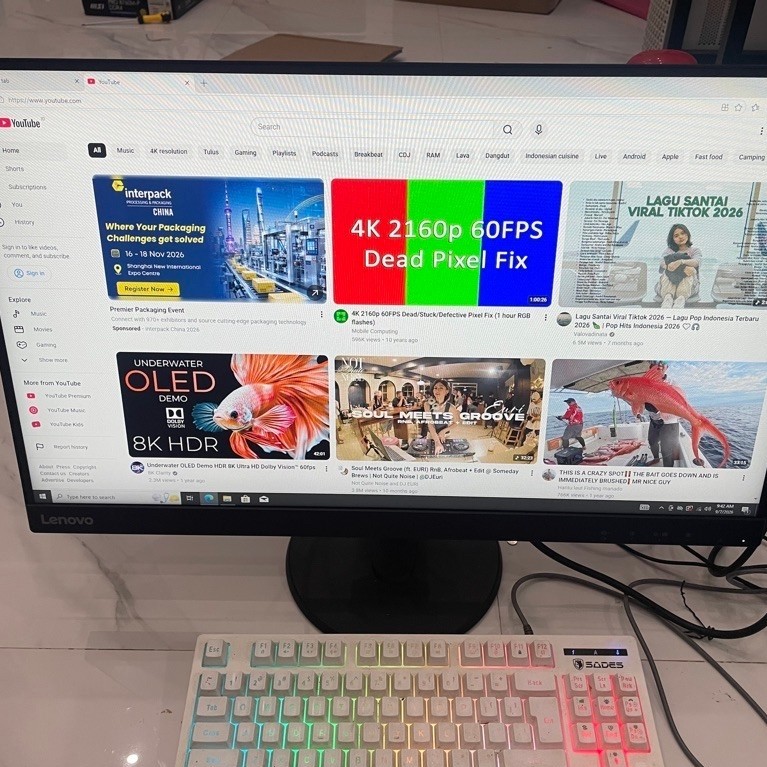 MONITOR LENOVO KAKI BULAT DATAR 27inc SECOND