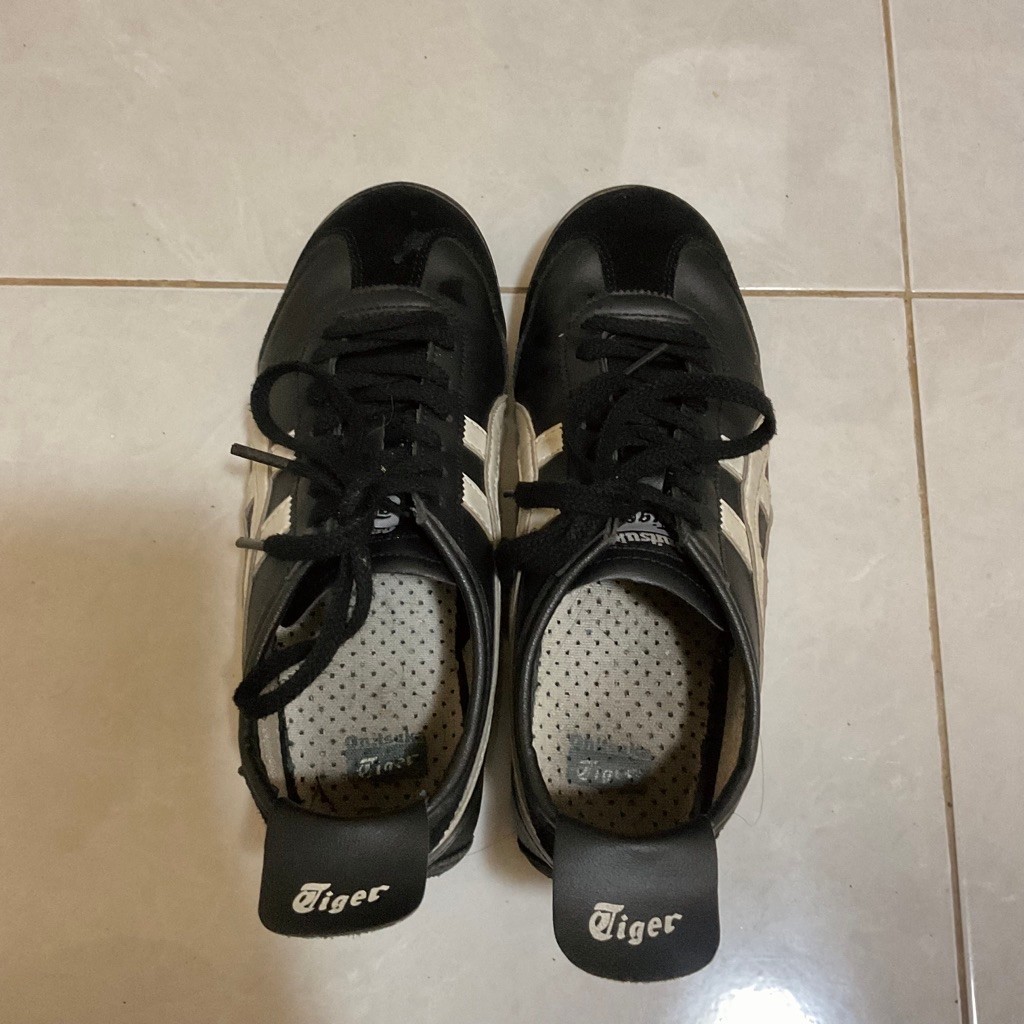 Onitsuka Tiger Mexico 66 DL408 Black Size 38 Preloved + Box