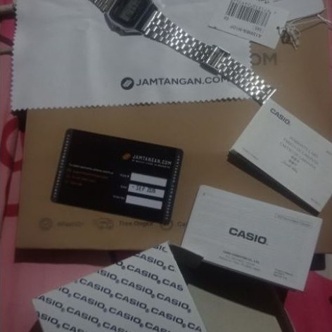 Jam Tangan Casio Analog Pria Tali Logam Warna Silver