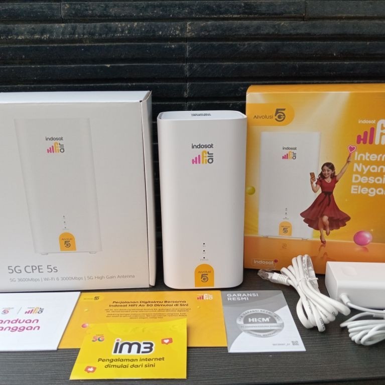 modem Huawei 5 G ( H153-381 ) + kartu hifi im3 ( ada kuota )