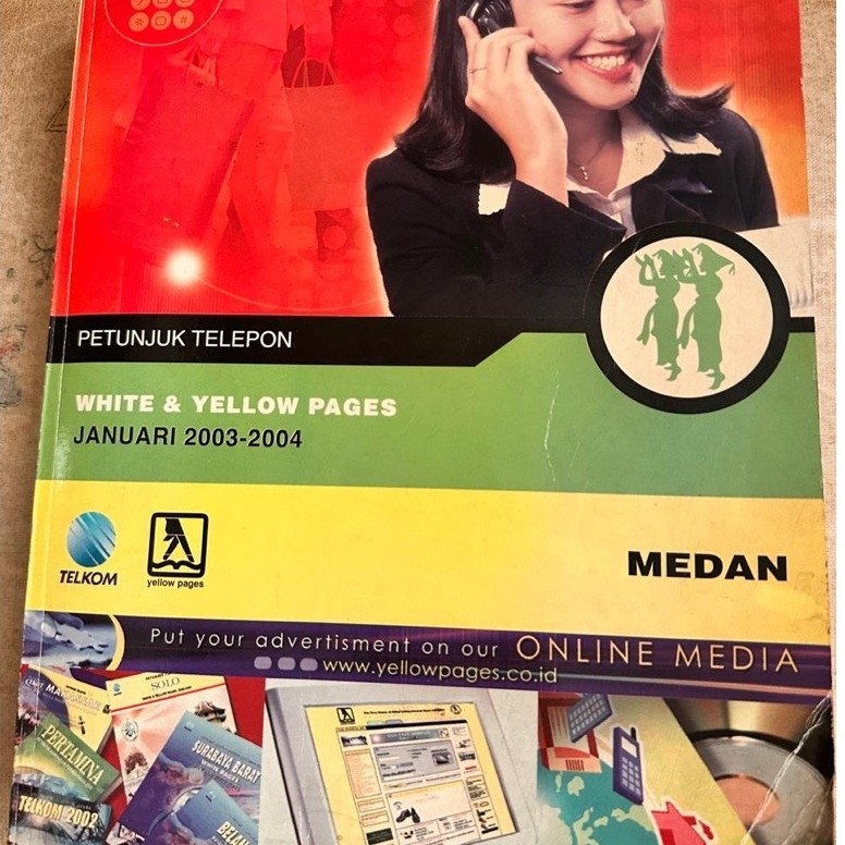 Buku yellow and White Pages Kota medan januari 2003-2004