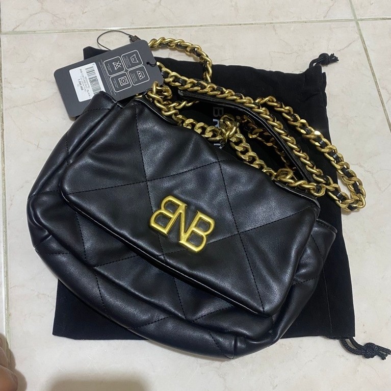 pl tas bnb sudah include dustbag
