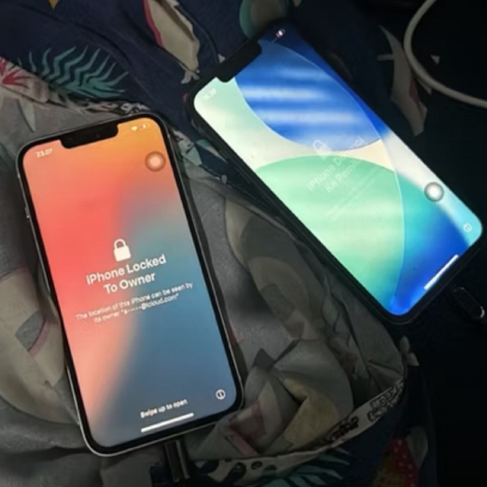 DICARI IPHONE LOCK ICLOUD XR - 15