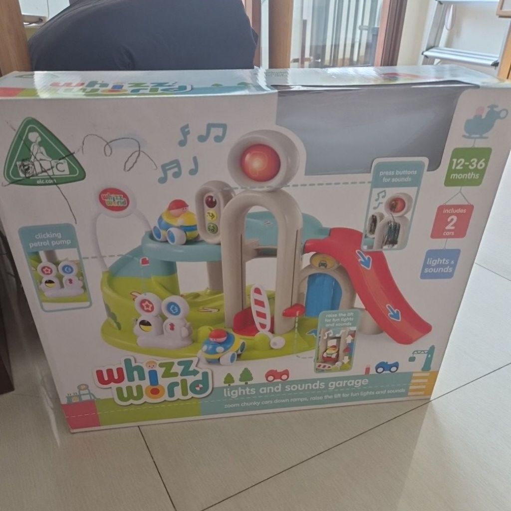 Preloved ELC Whizz World Light n Sound Garage