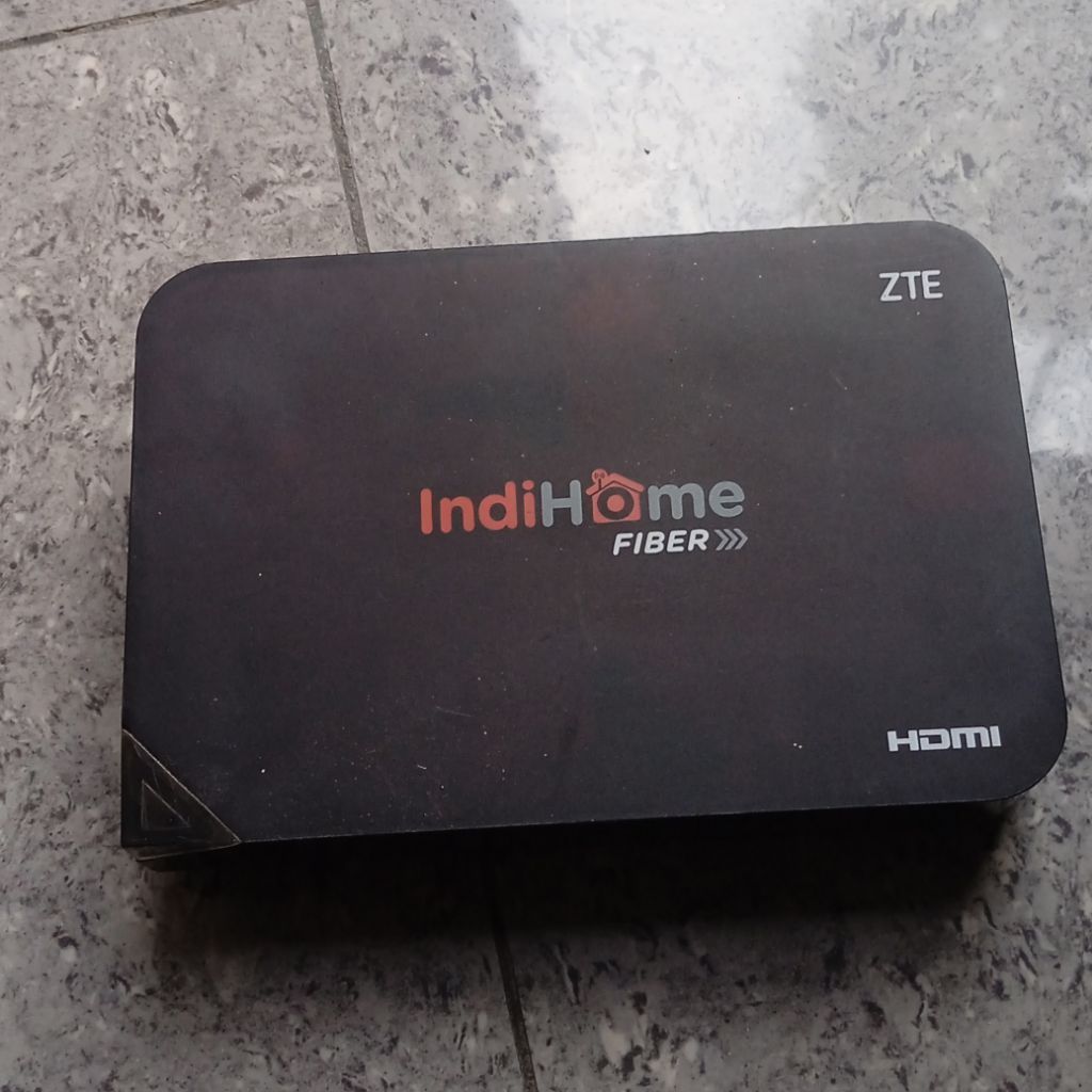STB ZTE ZXV10 B700V5 Eks IndiHome Batangan - Hanya Test Nyala (Tanpa Adaptor & Remote)