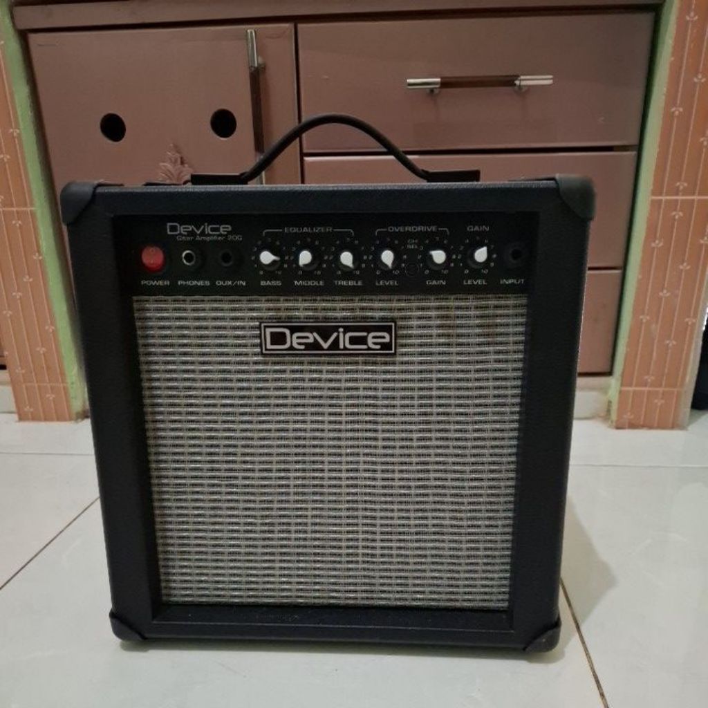 Amplifier gitar/bass merk Device 8inch