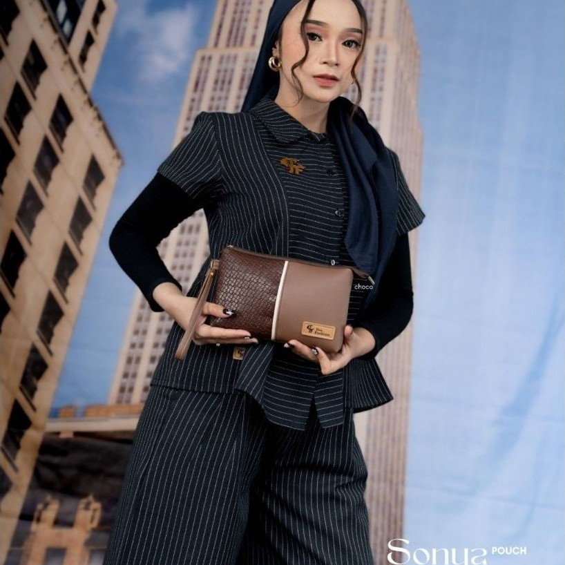 Fee Fashion - Sonya Pouch Wanita Bahan Taiga Miniso Dompet Tangan Clutch Bag Satu Ruang Luas Tali Ad