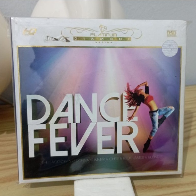 CD Audio Dance Fever.