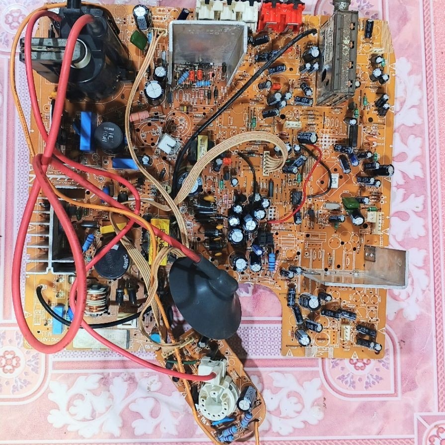 Mesin tv POLYTRON U slim/Crystaline 21in (second normal)