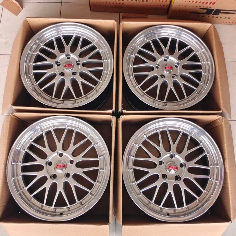 velg racing BBS LM ring 18 pcd 5x114 Silver lip Polish