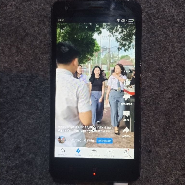 REDMI 2 RAM 1/8GB MINUS LAYAR PECAH SEGARIS SENTUH NORMAL BONUS KABEL DATA BARU