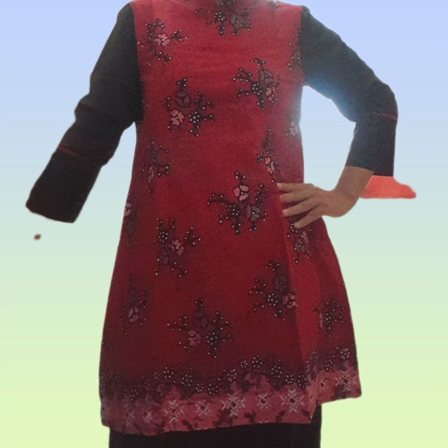 Blus wanita merah motif bunga lengan panjang model tunik
