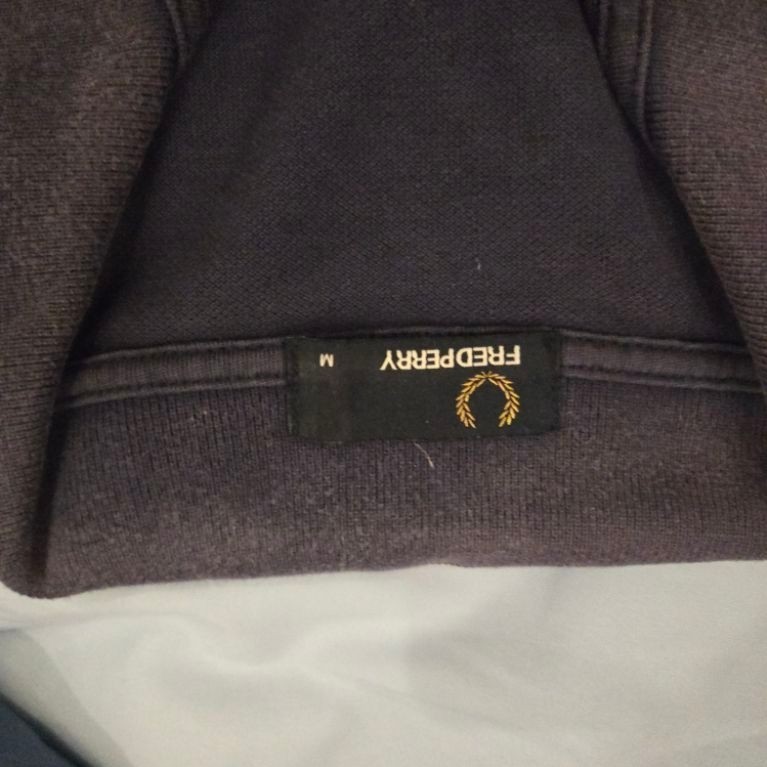 Poloshirt fred perry bekas pakai