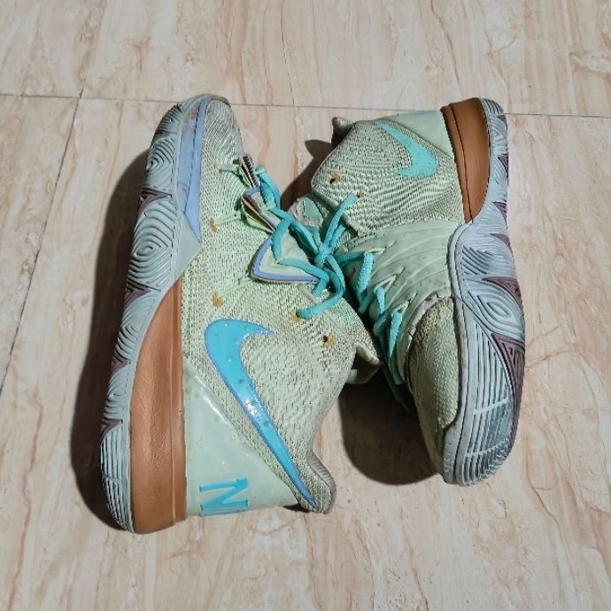 Sepatu nike kyrie 5 squidward spongebob edition