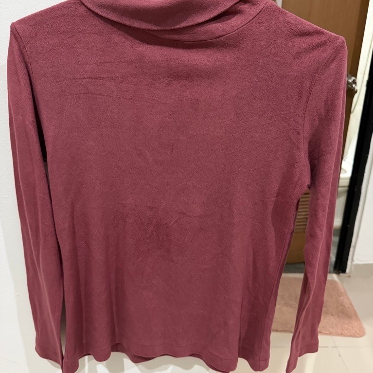 PRELOVED uniqlo turtleneck heattech