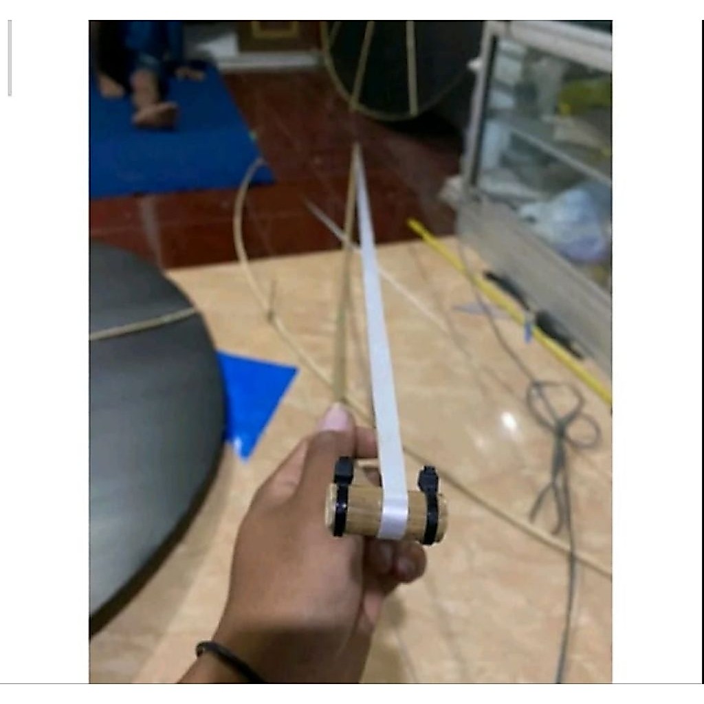 Senderan layangan gapangan tanpa tali pita