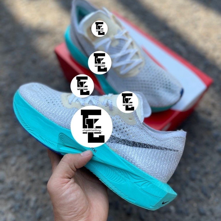SEPATU RUNNING 42/26.5