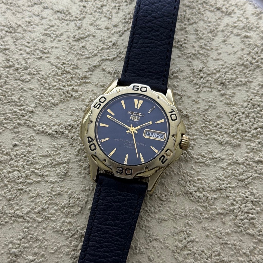 Arloji Jam tangan Seiko 5 Sport 7s36c Gold Black dial Second Preloved